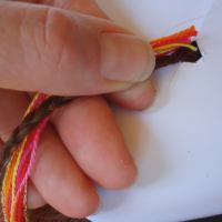 Holding threads for hairbraiding